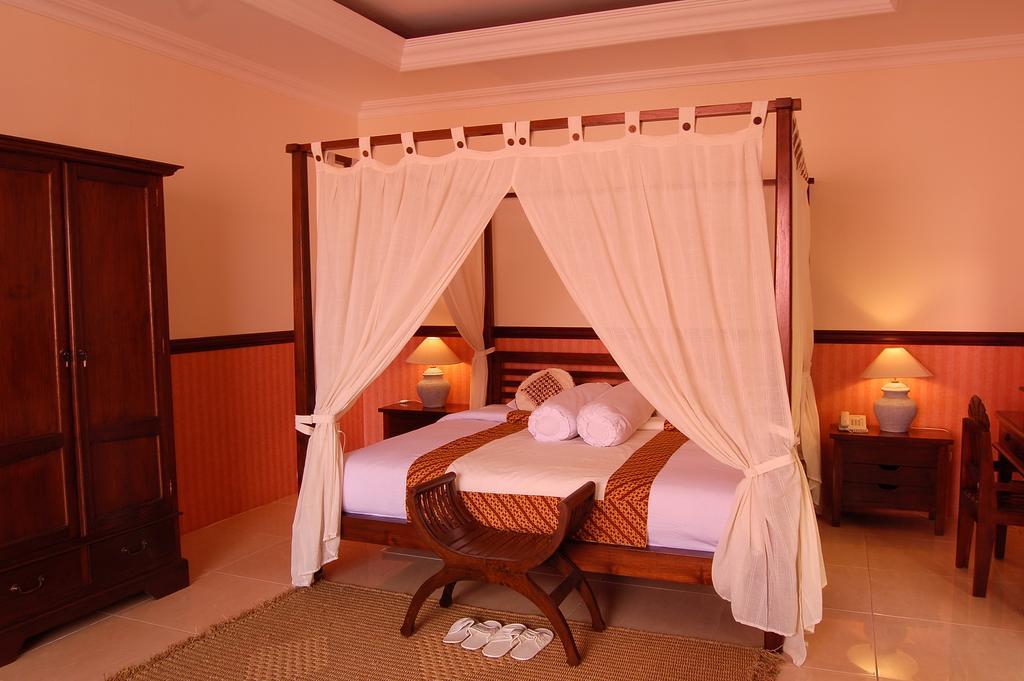 Swaloh Resort & Spa Kalangbret ภายนอก รูปภาพ