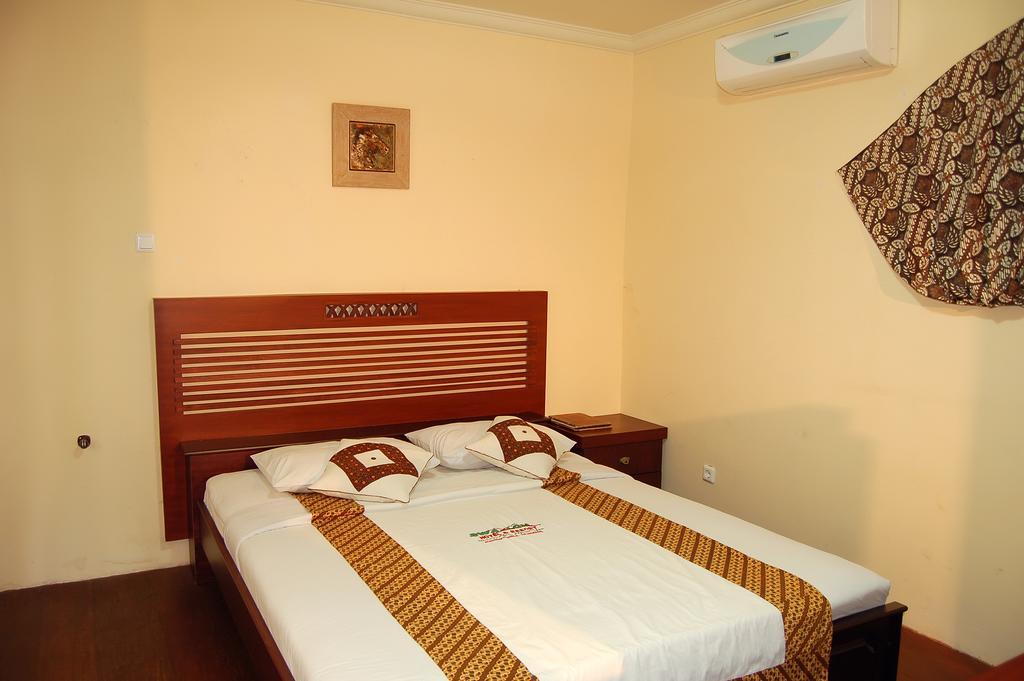 Swaloh Resort & Spa Kalangbret ภายนอก รูปภาพ